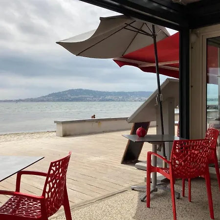 Les Fregates Les Bains * 巴拉吕克莱班